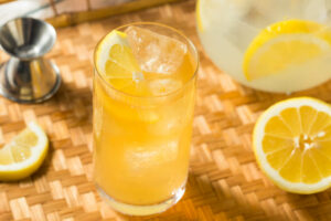 Read more about the article 10 Best Alcohols To Mix With Lemonade