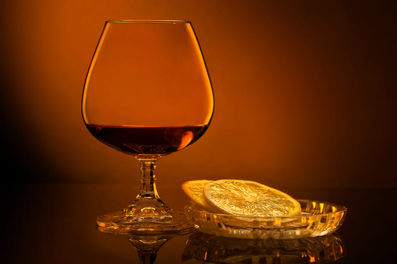 You are currently viewing Cognac Vs Bourbon: What’s The Difference?