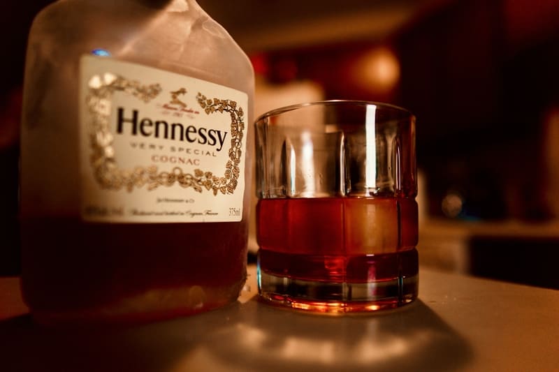 You are currently viewing Hennessy Bottle Sizes And Prices Guide