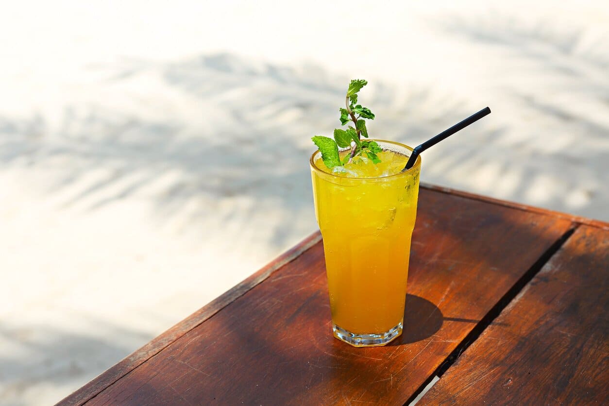 You are currently viewing 10 Best Orange Curacao Substitutes