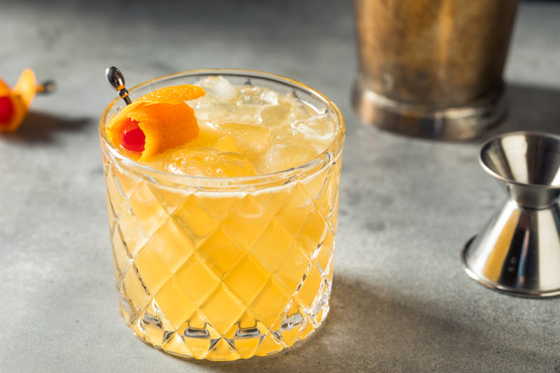 You are currently viewing What To Mix With Maker’s Mark (20 Cocktail Ideas)