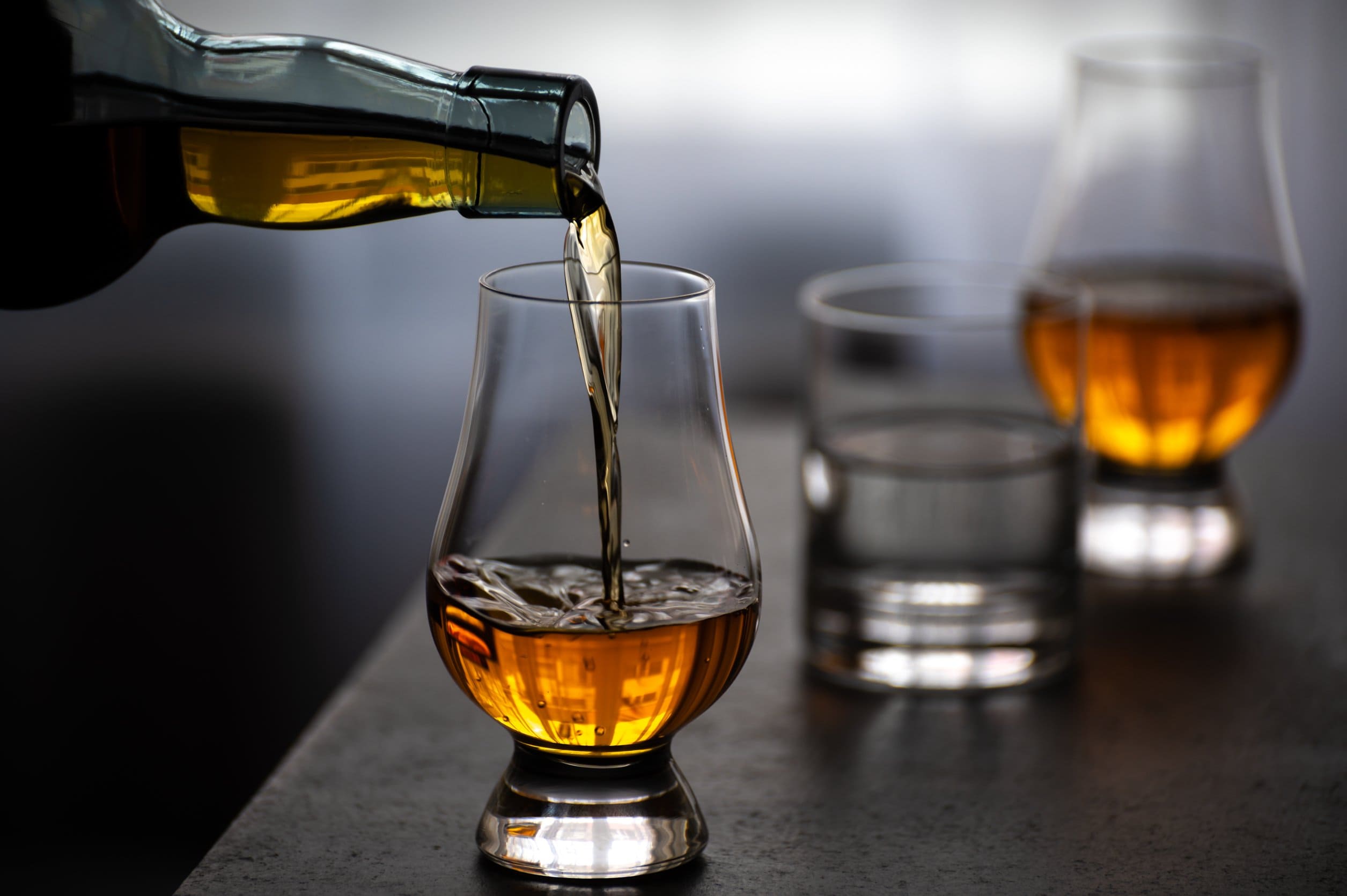 You are currently viewing Glenfiddich vs Glenlivet: Which is Better?