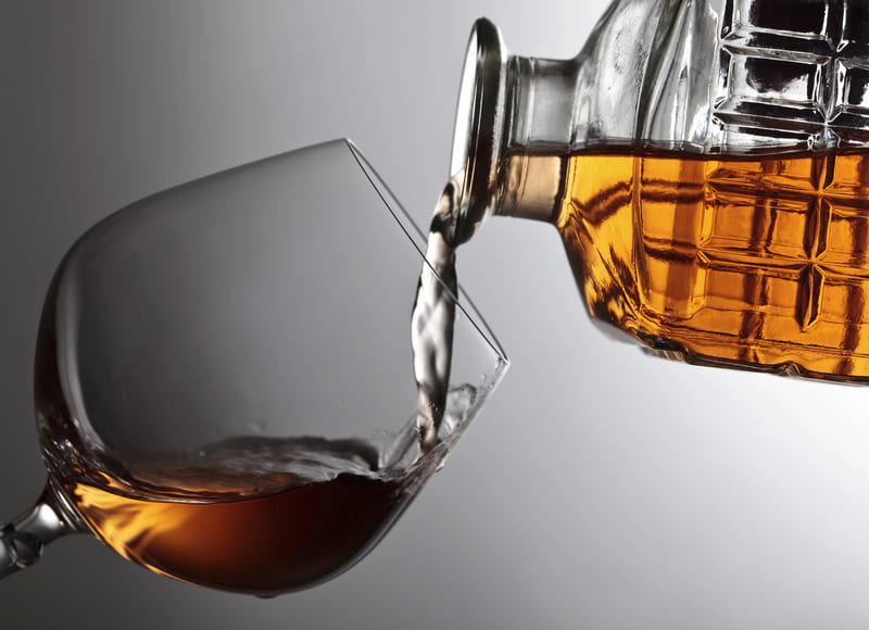 You are currently viewing Bourbon Vs Brandy: What’s The Difference?