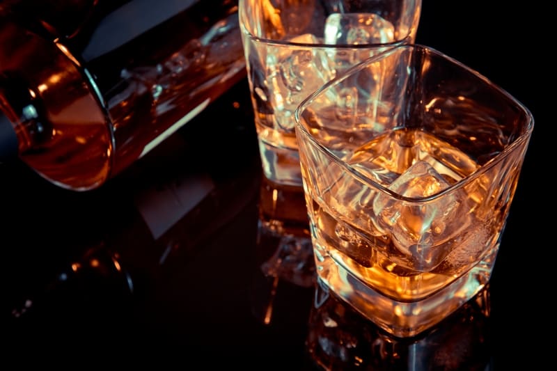 You are currently viewing Bacardi Rum Prices And Sizes (Buying Guide)