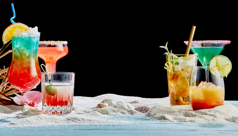You are currently viewing 20 Inventive Tropical Rum Cocktails For Summer
