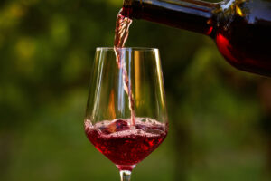 Read more about the article 15 Best Red Wines for Casual Drinking (2024)